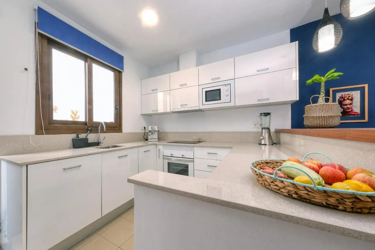 Casa Bleu 2 Floors ,2 Bedrooms ,Equipped Kitchen ,Balcony ,Terrace And Grill Puerto Calero Holiday home