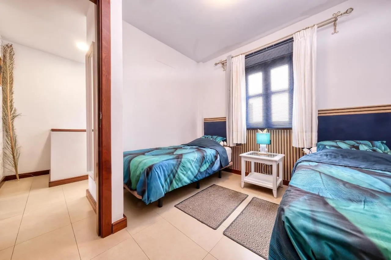 Holiday home Casa Bleu 2 Floors ,2 Bedrooms ,Equipped Kitchen ,Balcony ,Terrace And Grill Puerto Calero Spain