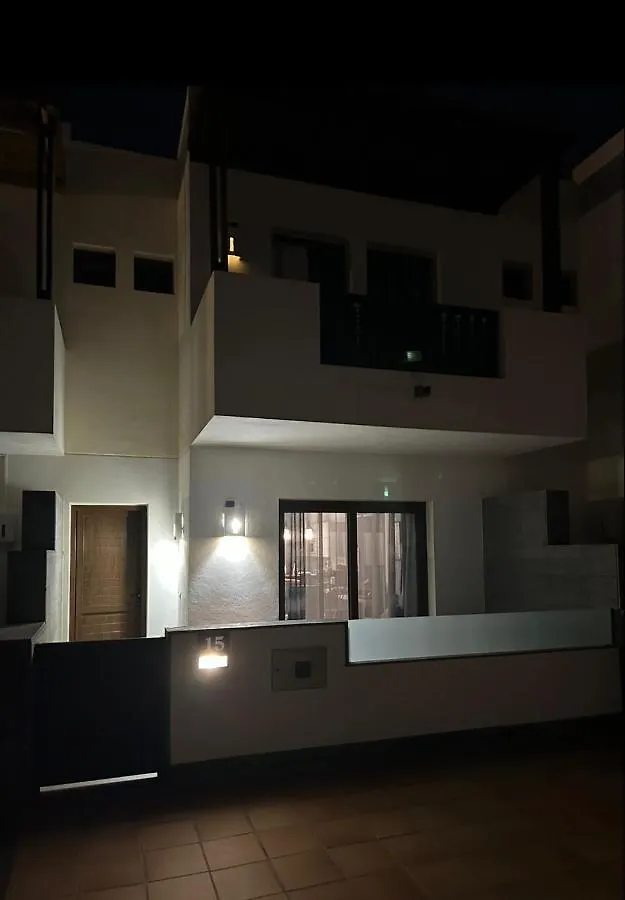 Casa Bleu 2 Floors ,2 Bedrooms ,Equipped Kitchen ,Balcony ,Terrace And Grill Puerto Calero Casa vacanze
