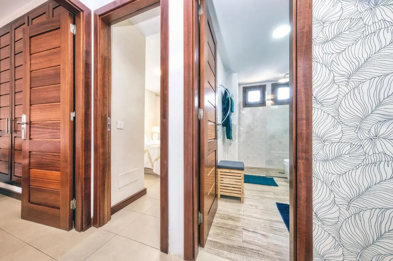 Casa Bleu 2 Floors ,2 Bedrooms ,Equipped Kitchen ,Balcony ,Terrace And Grill Puerto Calero